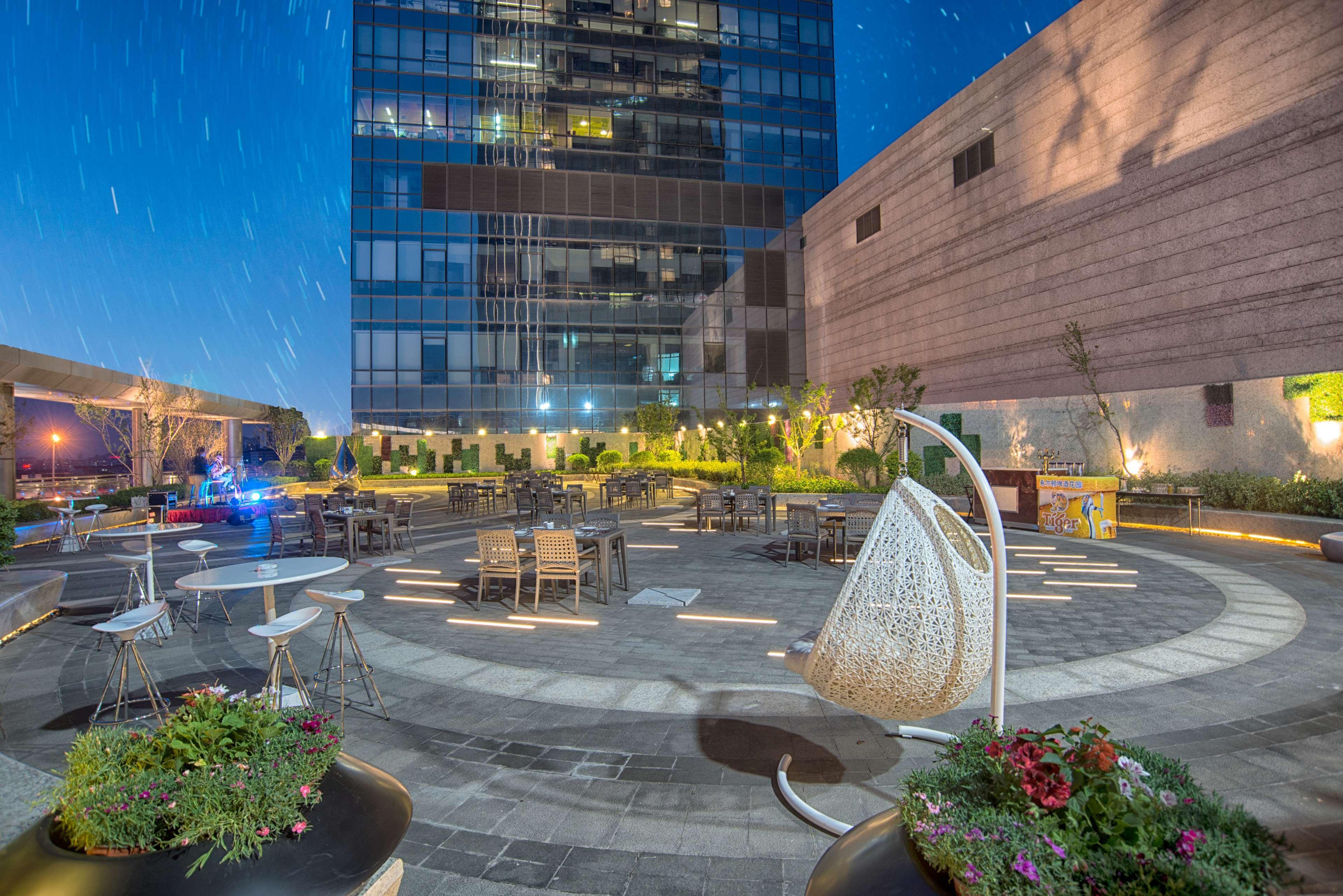 Hilton Jinan South Hotel & Residences Exterior photo