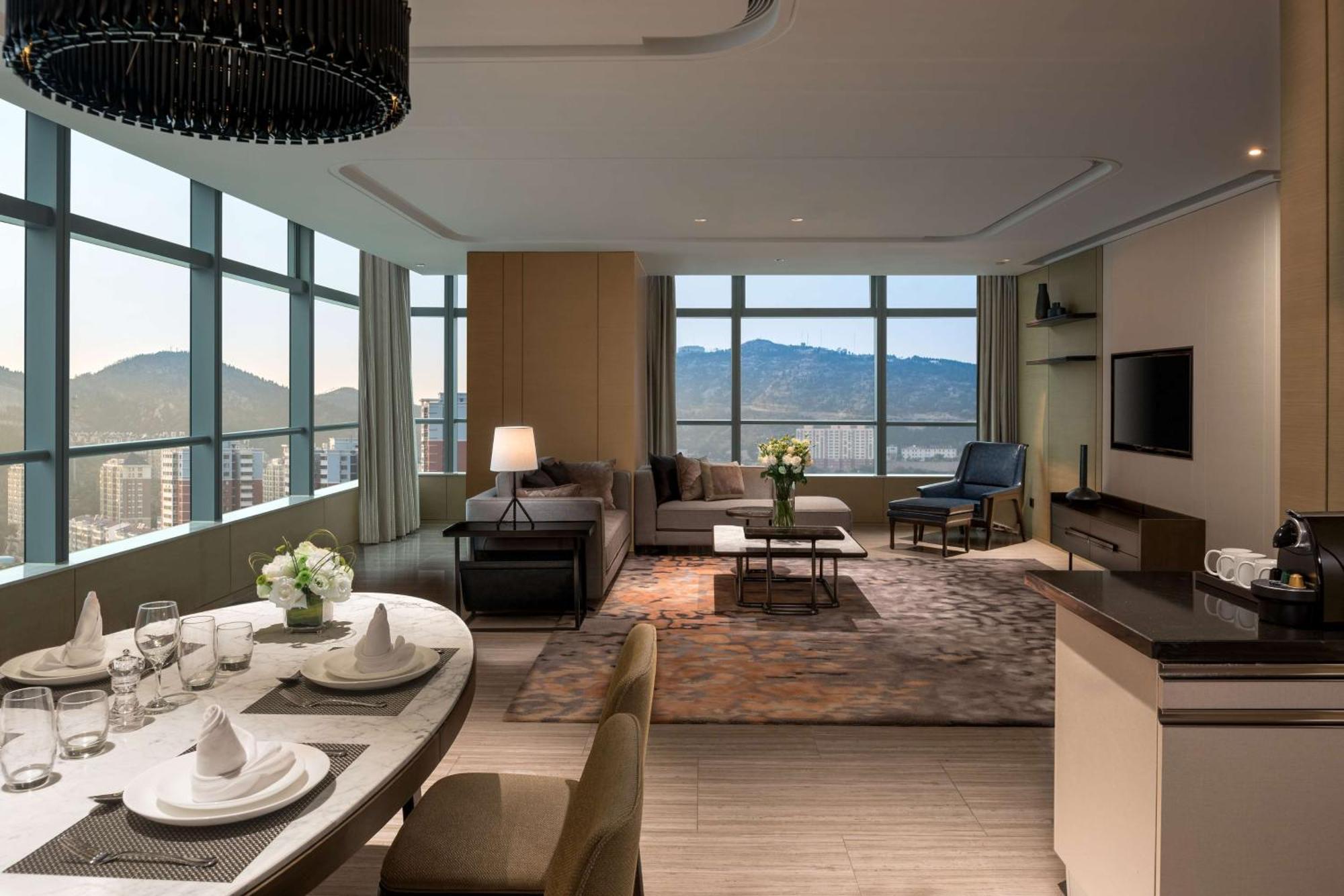 Hilton Jinan South Hotel & Residences Exterior photo