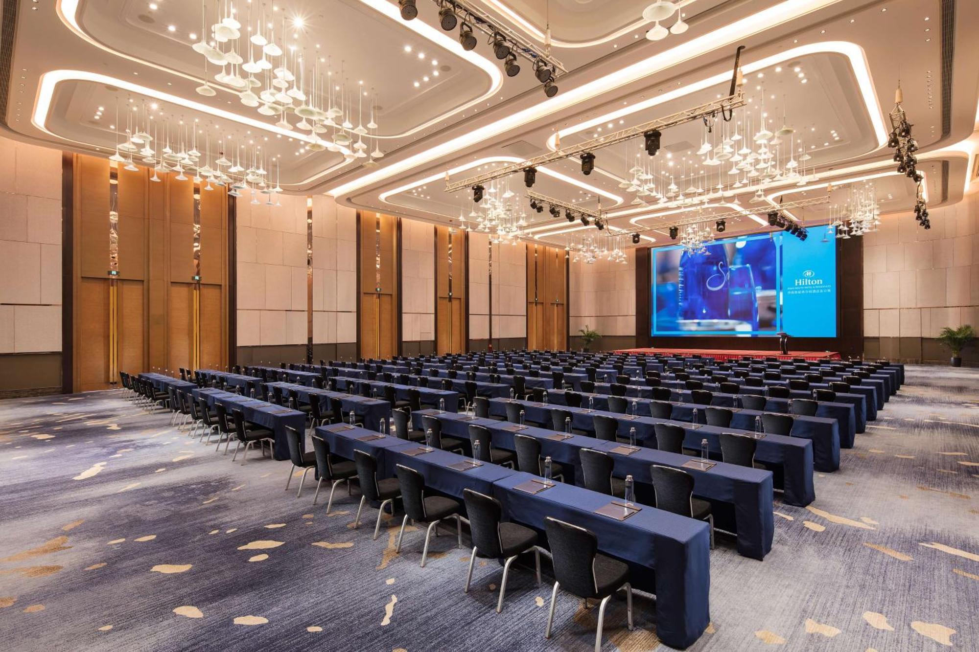 Hilton Jinan South Hotel & Residences Exterior photo