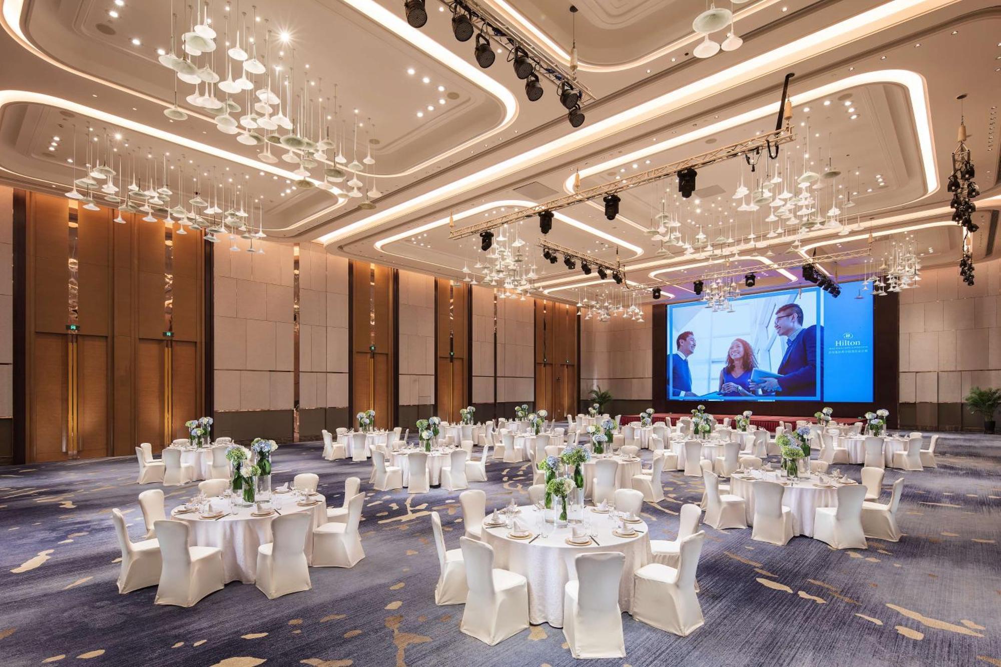 Hilton Jinan South Hotel & Residences Exterior photo